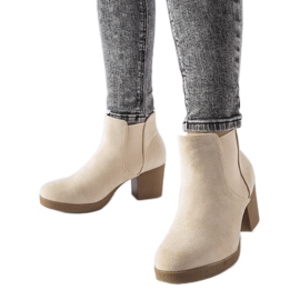 Stivaletti slip-on beige di Trevano