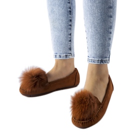 Pantofole marrone chiaro con pompon Marchetti