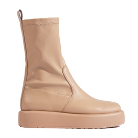 Stivaletti da donna beige sulla piattaforma Shelovet