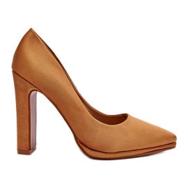 Décolleté Piatti color cammello con tacco alto marrone