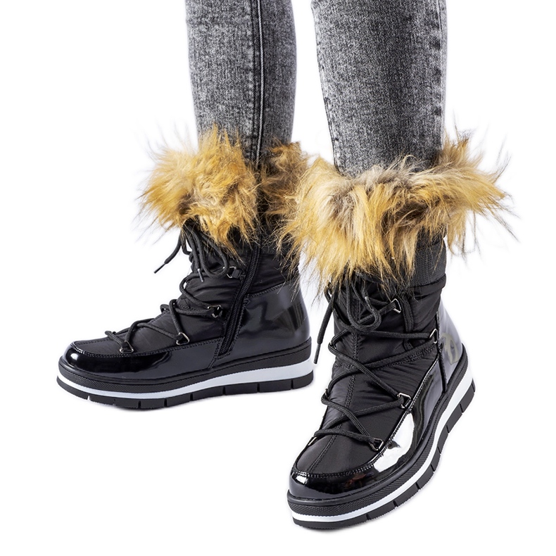 Doposci in vernice nera con pelliccia Bow nero