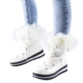 Doposci in vernice bianca con pelliccia Bow bianco