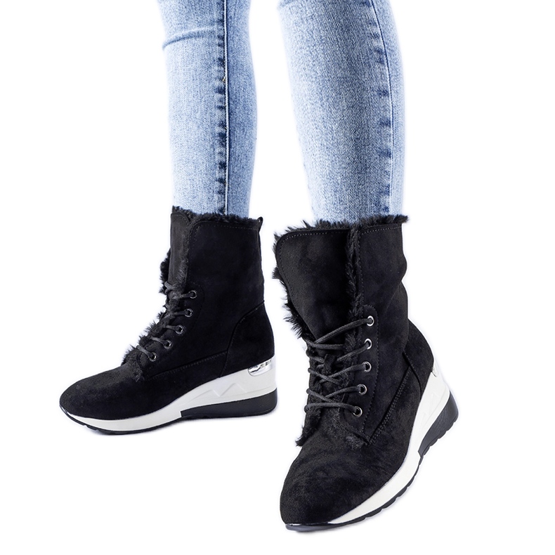 Scarpe da ginnastica con zeppa Wesley nere isolate nero