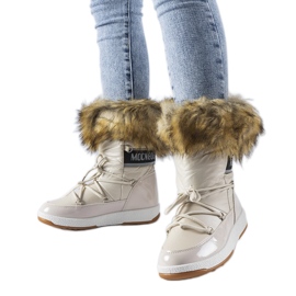 Doposci isolanti beige con pelliccia di Adamsvil
