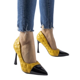 Decolleté Benito trapuntato giallo