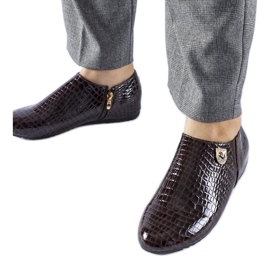 Scarpe in vernice marrone di Nelec