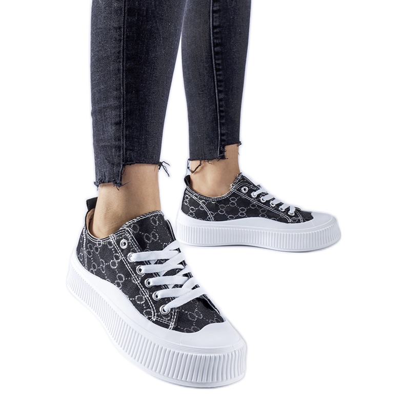 Sneakers nere decorate con il monogramma Cavi nero