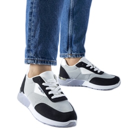 Sneakers in tessuto grigio e nero di Geraldino