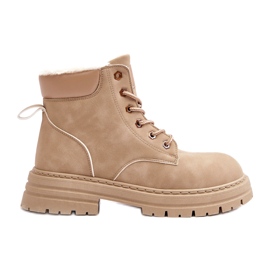 Stivali da donna isolati con pelliccia beige