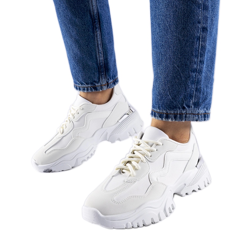 Sneaker bianche con massiccia suola Gironic bianca