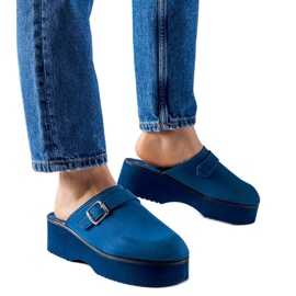 Lo zoccolo blu navy scivola sulla piattaforma Lang