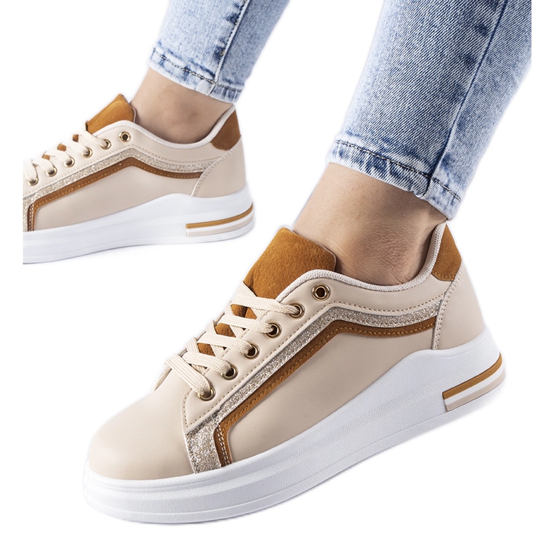 Scarpe da ginnastica beige sulla piattaforma Mayfield