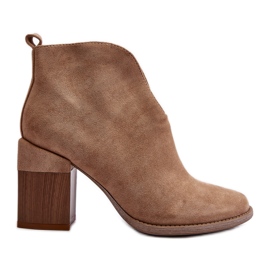 Stivali beige da donna con tacco alto massiccio Nolira