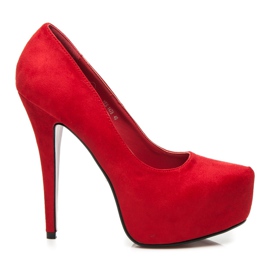 Yes Mile Perni sulla piattaforma rosso