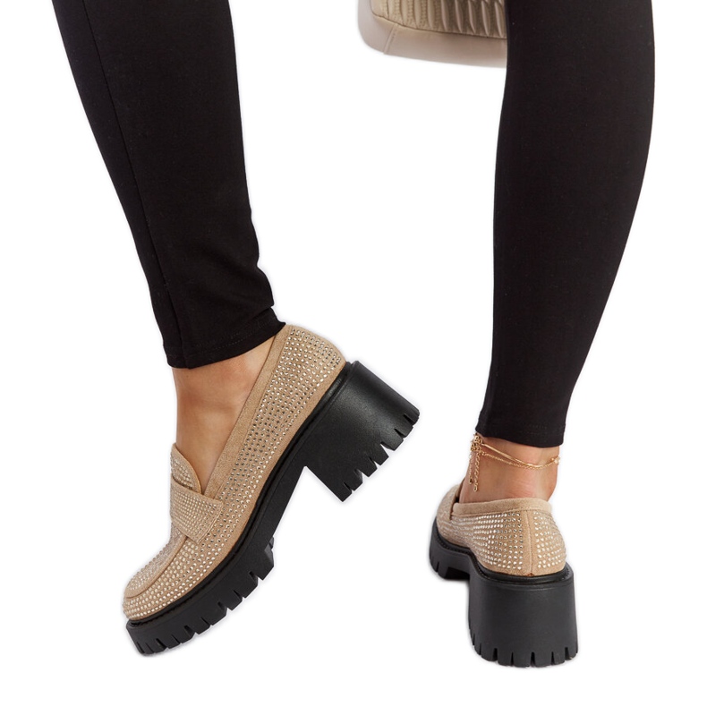 Mocassini beige con tacco massiccio della Parent