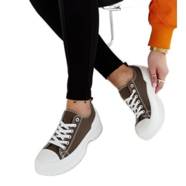 Sneaker Monteleone con plateau verde