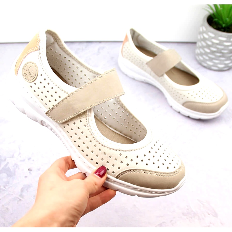 Comode scarpe da donna traforate con velcro, beige Rieker L32B5-81