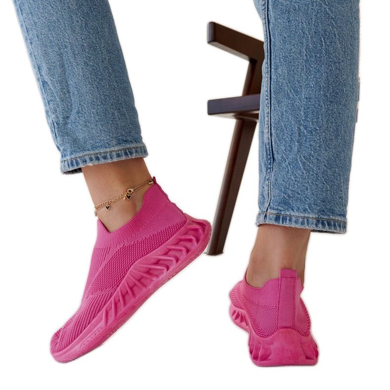 Le sneakers sportive rosa scuro di Neda