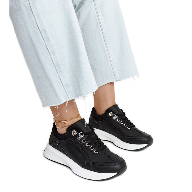 Scarpe da ginnastica Taima nere con plateau nero