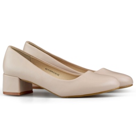Décolleté beige con tacco basso e punta tonda