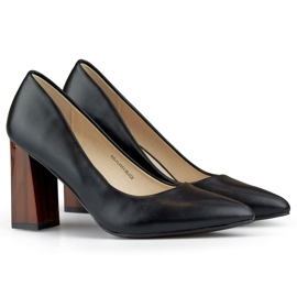 Décolleté nere con tacco alto ed elegante nero