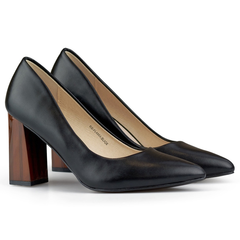 Décolleté nere con tacco alto ed elegante nero