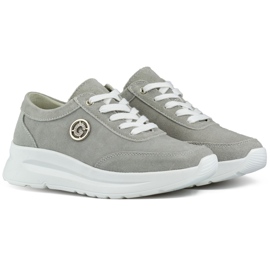 Sneakers da donna realizzate in pelle naturale di colore grigio