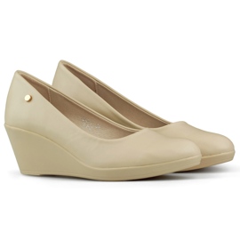 Décolleté beige con zeppa, scarpe da donna con zeppa bassa
