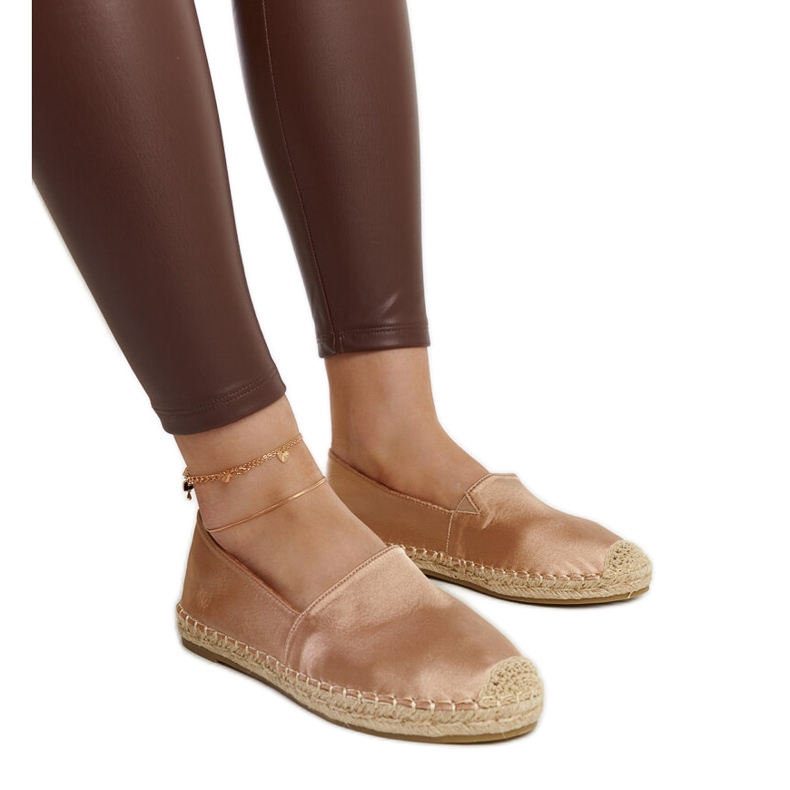 Espadrillas beige con lucentezza sulla piattaforma Caithlin