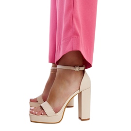 Sandali beige con tacco alto di Nariman