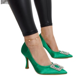 Tacco alto verde con finitura satinata e strass Clemente