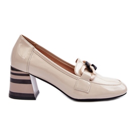 Vinceza Décolleté di vernice con catena, Beige Paliotte