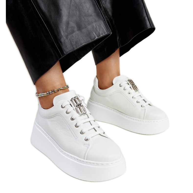 Sneaker in pelle bianca Decorazione dorata Karino