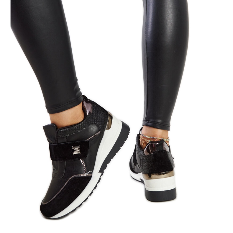 Sneakers nere con zeppa e chiusura con velcro Libuse nero