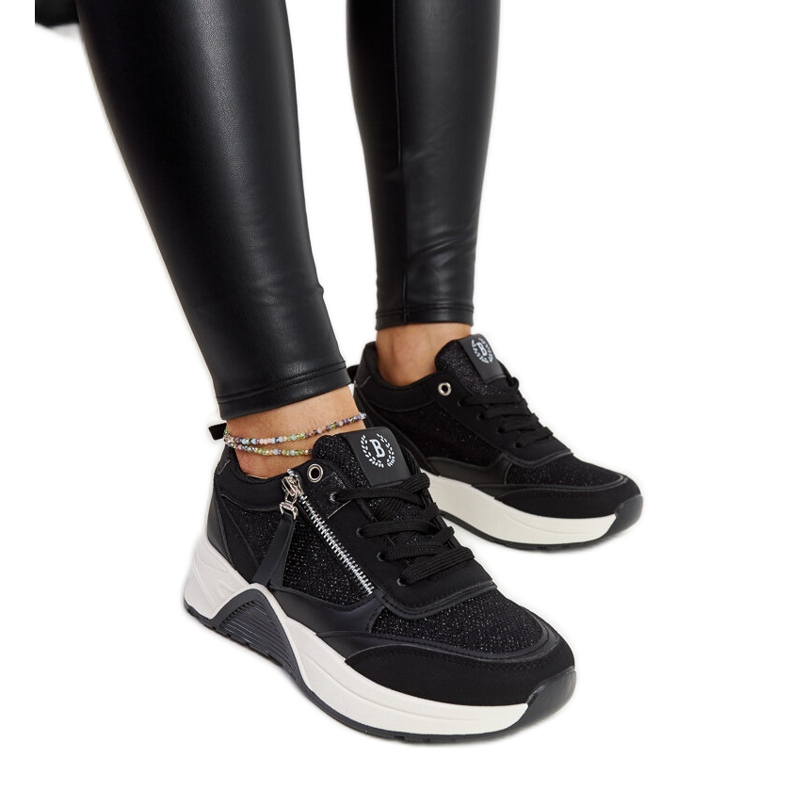 Sneakers nere lucide sulla piattaforma Makda nero