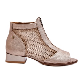 Stivali da donna in pelle con tacco piatto e punta aperta Maciejka 06413-25 Oro beige