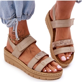 Vinceza Sandali da donna in pelle con velcro, Beige