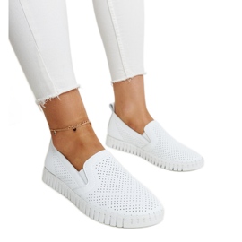 Scarpe in pelle bianca traforata di Vinceza