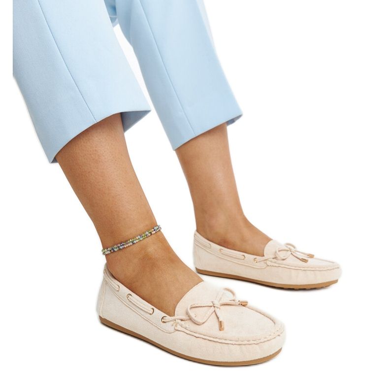 Mocassini in camoscio beige chiaro di Aneesa