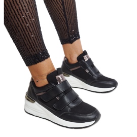 Sneakers nere con zeppa con chiusura in velcro di Orly nero
