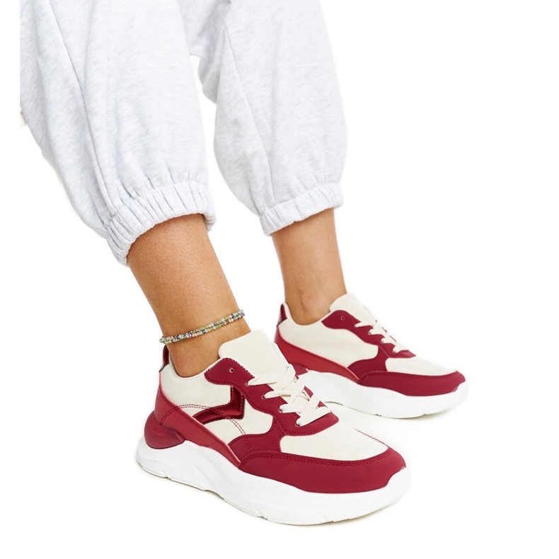 Sneakers beige e rosse sulla piattaforma Nereida rosso