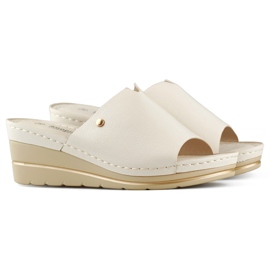 Comodi sandali con zeppa da donna beige