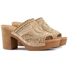 Infradito da donna in pizzo beige con suola che imita il legno