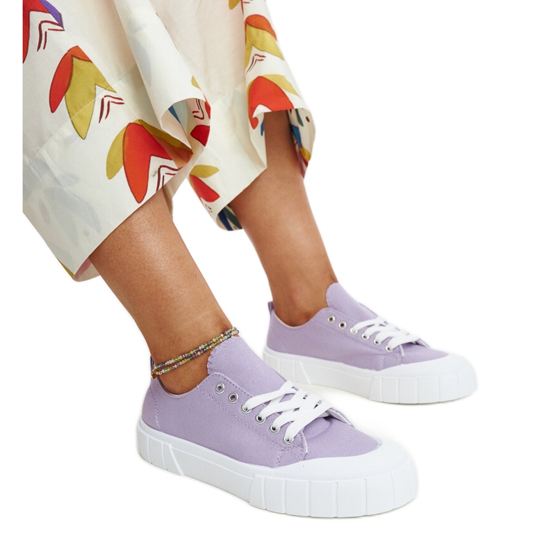 Sneakers in tessuto viola di Eduard
