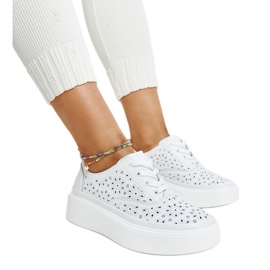 Scarpe in pelle blu con fibbia decorativa bianca
