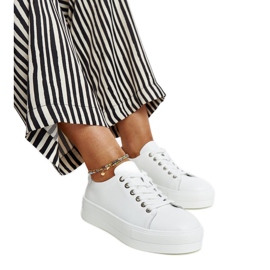Scarpe in pelle bianca con fibbia decorativa bianco