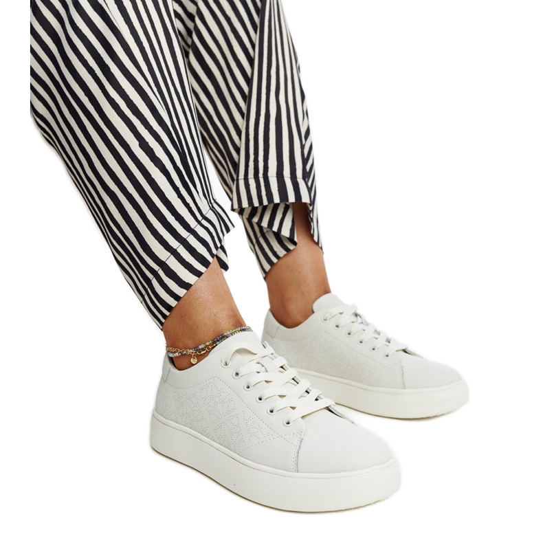 Scarpe da ginnastica in pelle beige