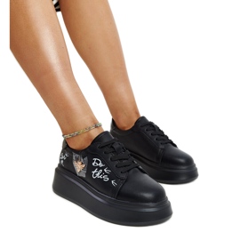 Scarpe in pelle nera con fibbia decorativa nero