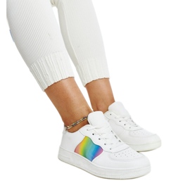 Scarpe in pelle bianca con fibbia decorativa