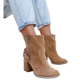 Stivali alti beige con tacco in legno di Davorek marrone